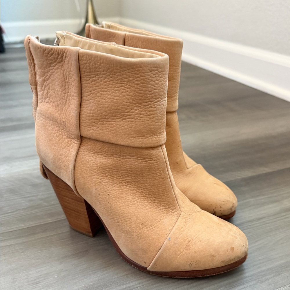 Rag & Bone Boot Bootie Newbury Classic Leather size 7 Khaki Tan Beige Heels
